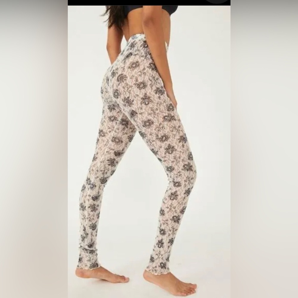 FREE PEOPLE Intimately Layered in Lace Leggings Chamoix Combo new size XS new